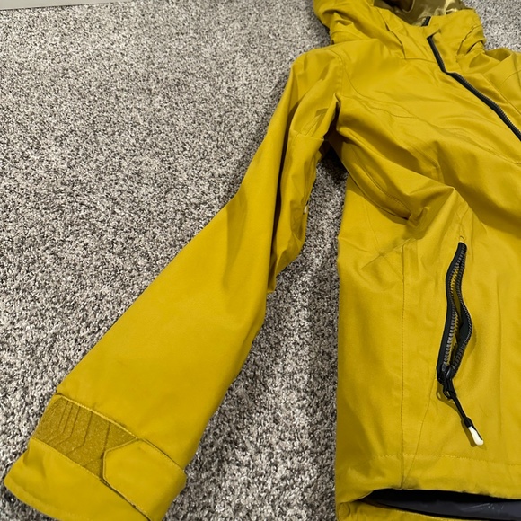 Volcom Women's Indra 4 way stretch Ski Jacket Large - Picture 7 of 14